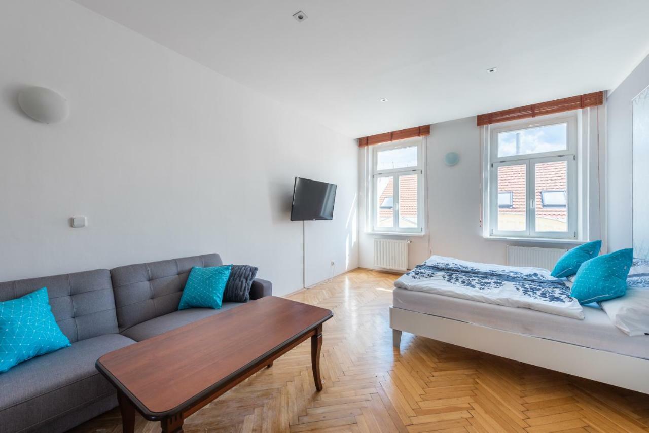 Bright Apartment Few Steps From Centre Prague Exterior photo